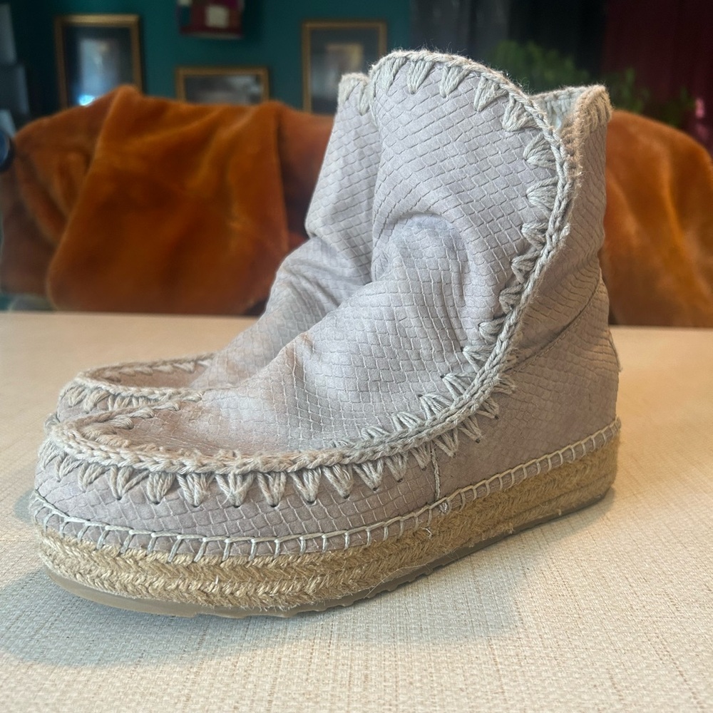 MOU Boots size 39